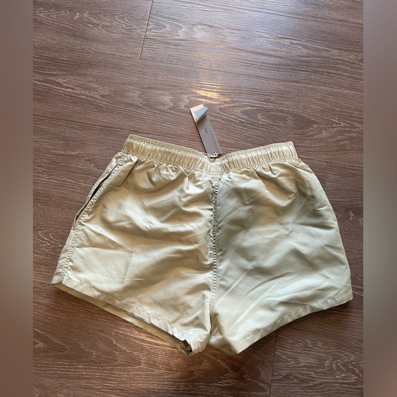 Fear of God ESSENTIALS Running Shorts Seafoam - Picture 2 of 7